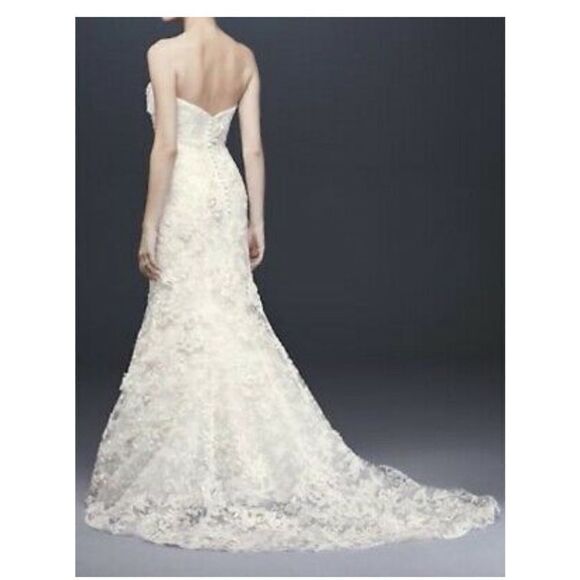 Oleg Cassini Subtle Pink 3D Floral Trumpet Wedding Gown SIZE 2 - Picture 3 of 15